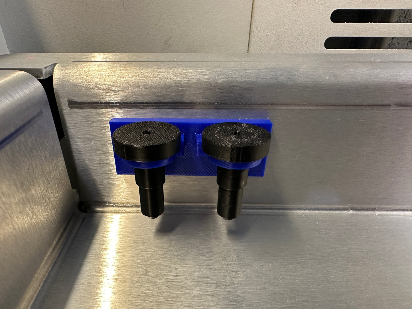 RoKo Twister Tray Push Pins and Storage Rack